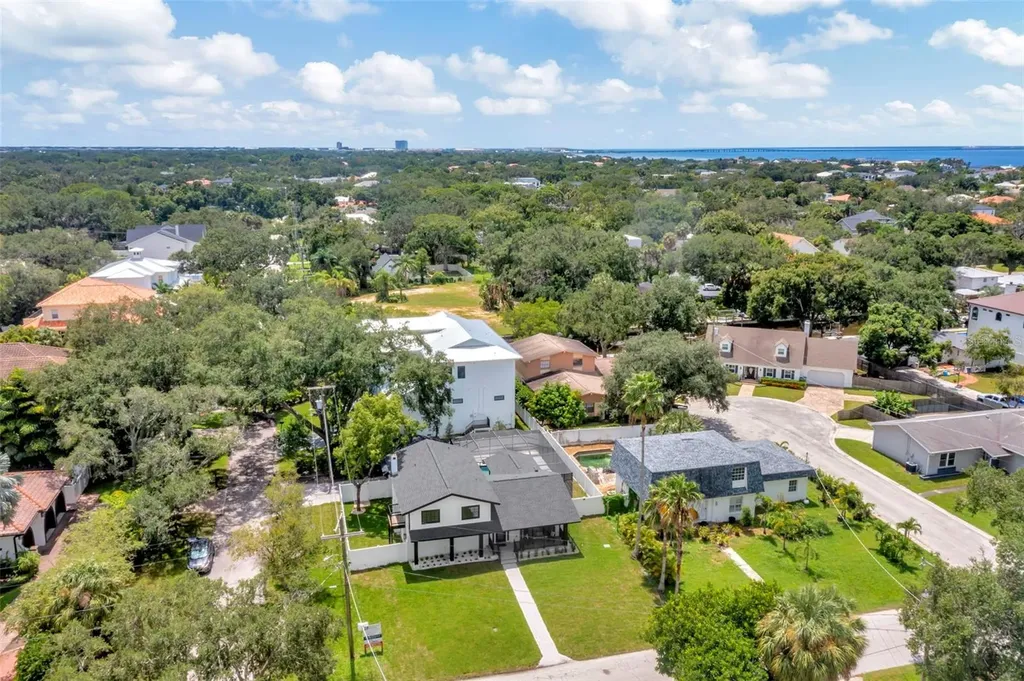 4902 W San Rafael Street Tampa FL 33629