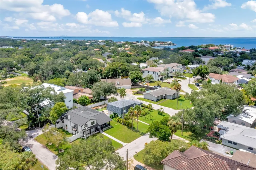 4902 W San Rafael Street Tampa FL 33629