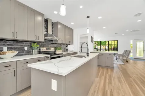 4902 W San Rafael Street Tampa FL 33629