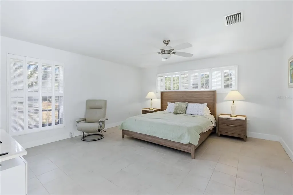 616 Lyons Lane Longboat Key FL 34228