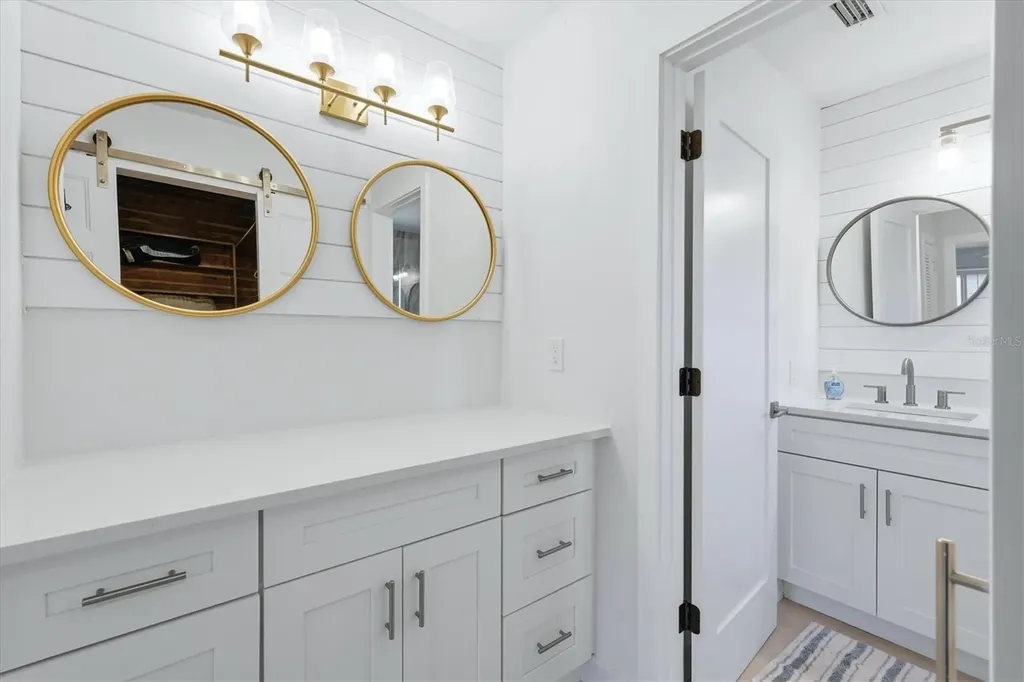 616 Lyons Lane Longboat Key FL 34228