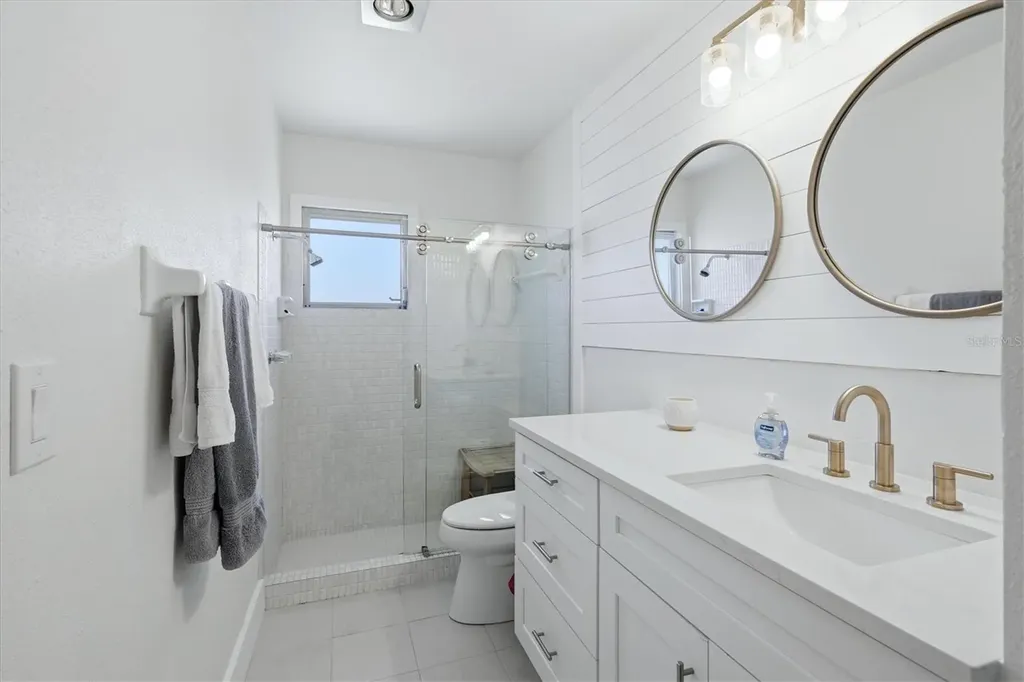 616 Lyons Lane Longboat Key FL 34228