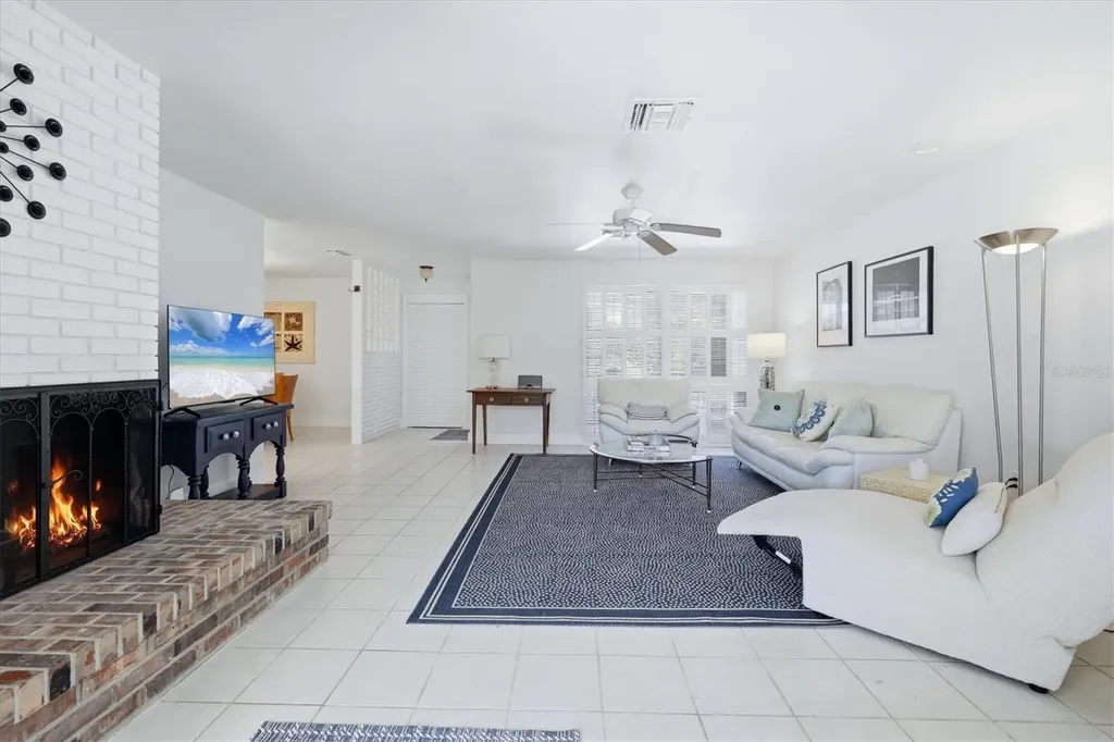 616 Lyons Lane Longboat Key FL 34228