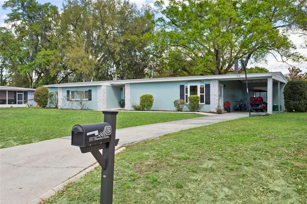 511 Herchel Drive Temple Terrace FL 33617