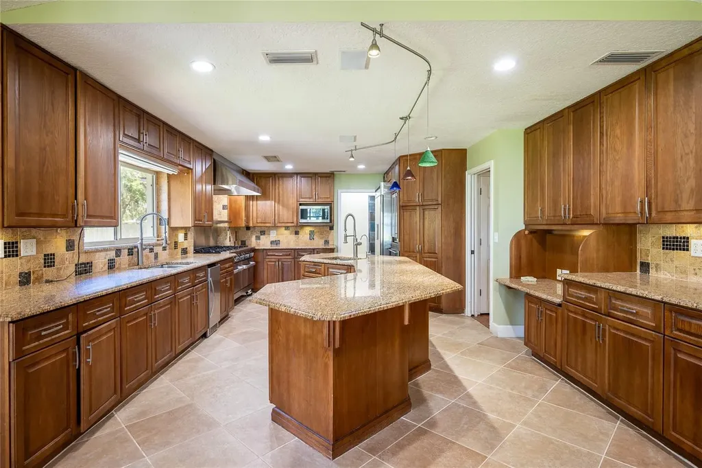3313 Westshore Drive St Cloud FL 34772