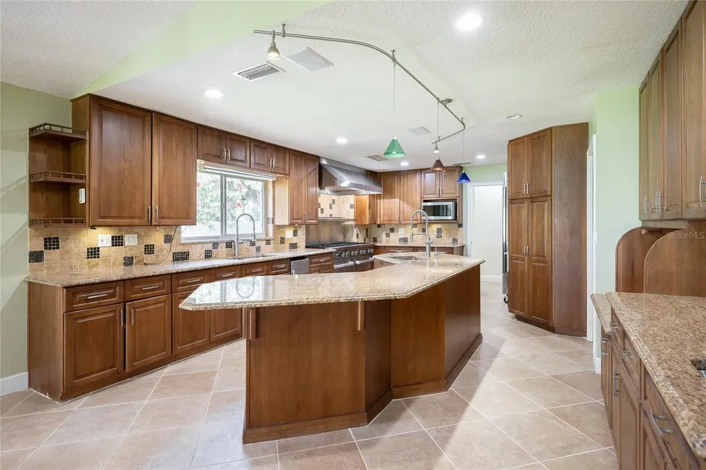 3313 Westshore Drive St Cloud FL 34772