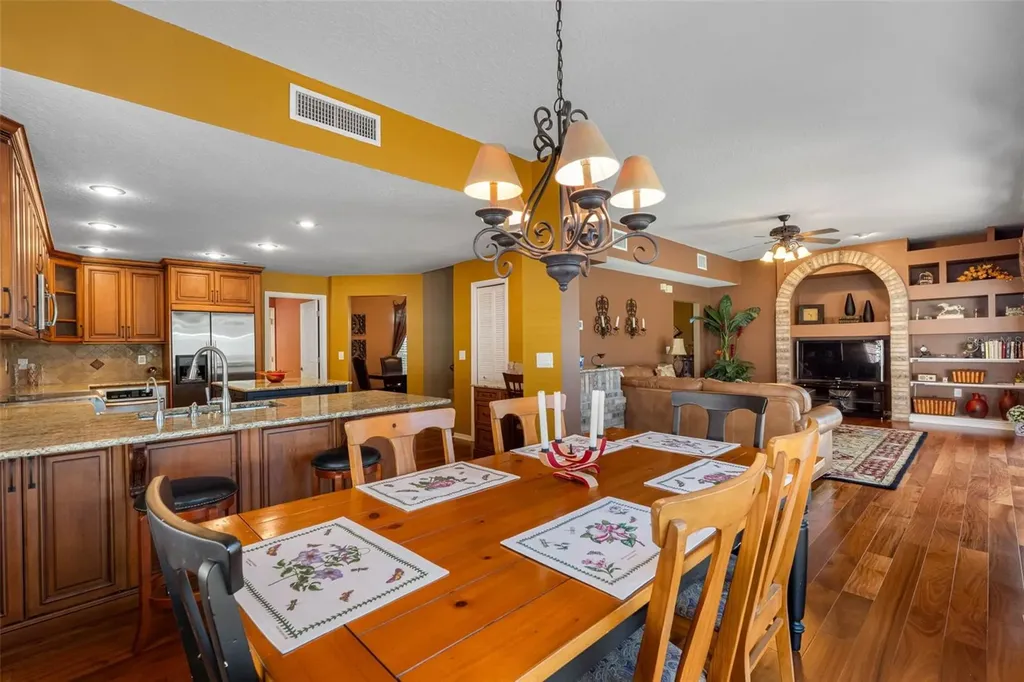 1872 Eagle Trace Boulevard Palm Harbor FL 34685