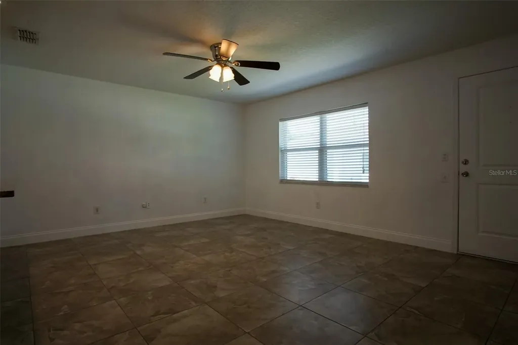 217 W Maple Street Davenport FL 33837