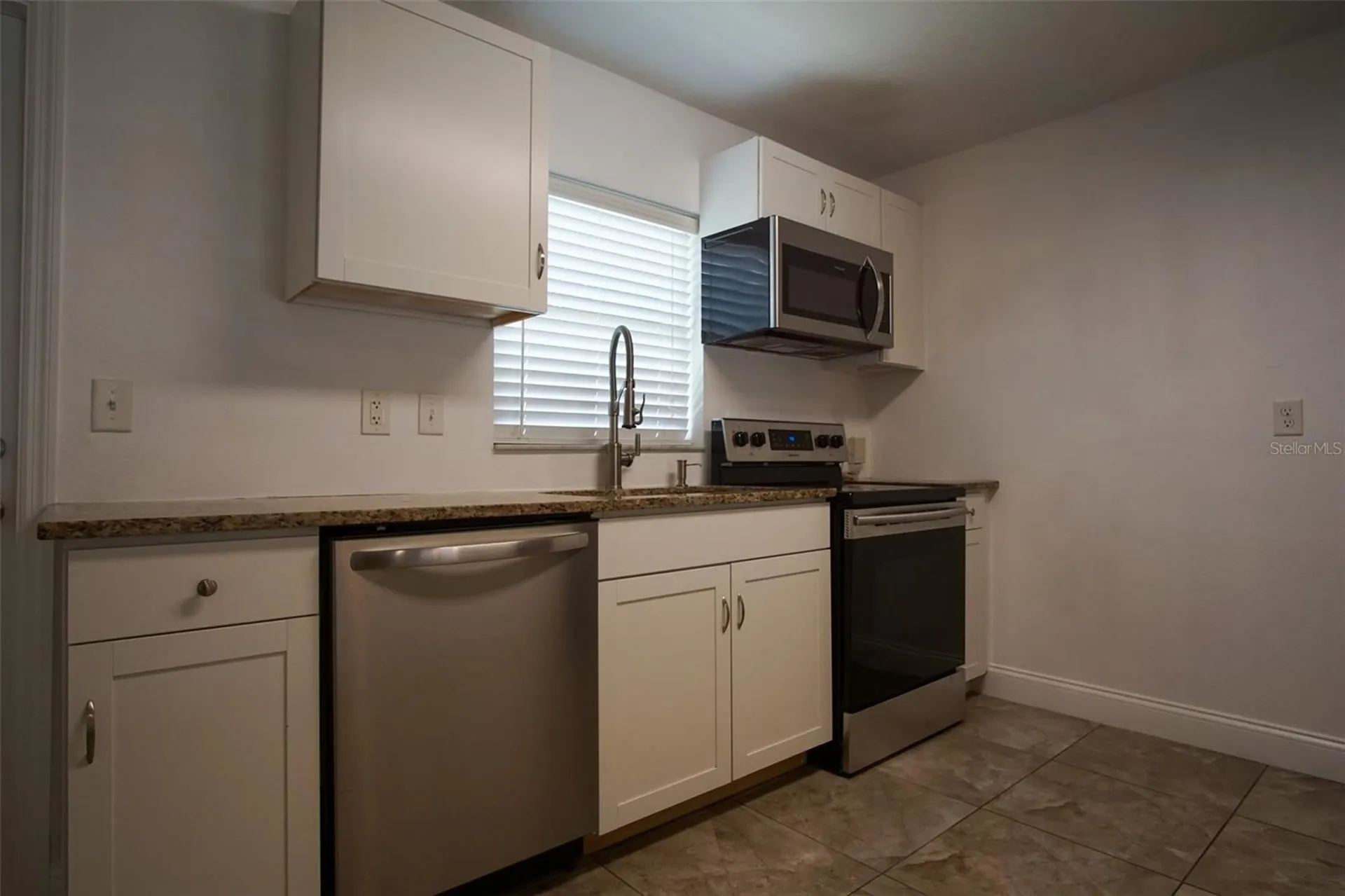 217 W Maple Street Davenport FL 33837