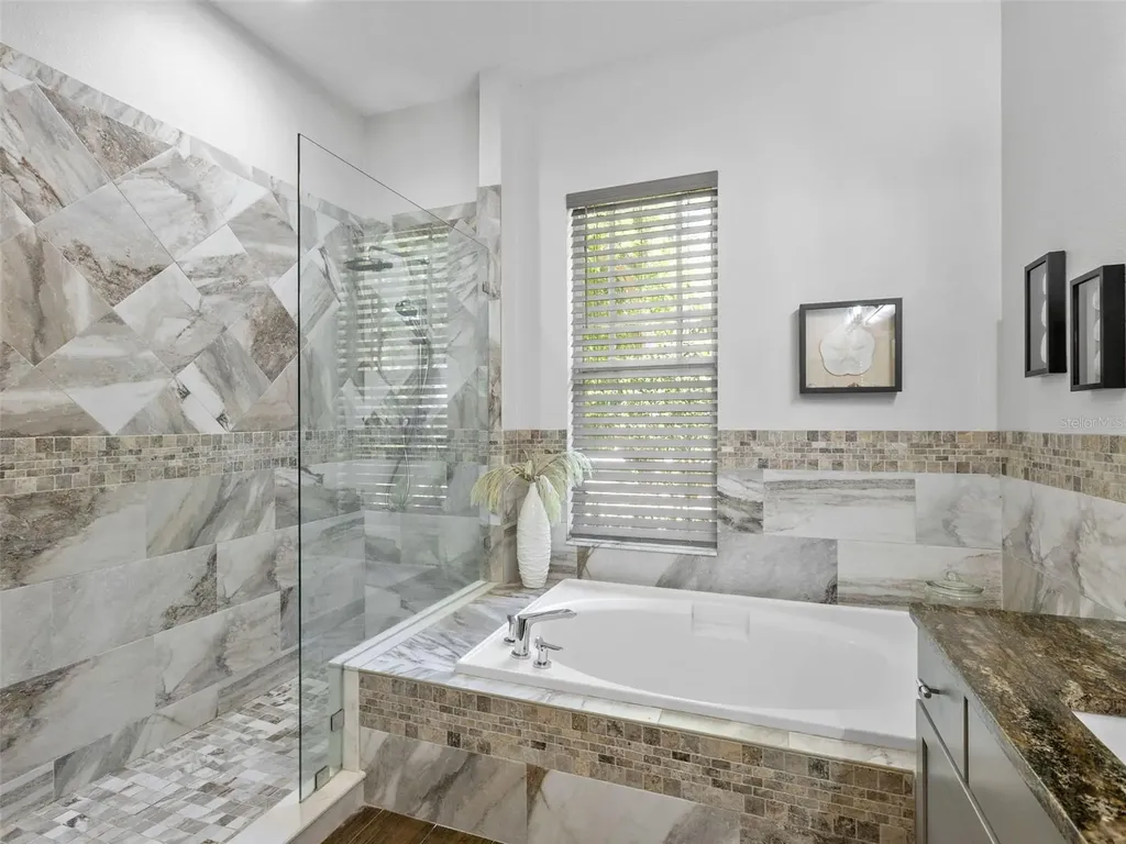 6107 Kingbird Manor Drive Lithia FL 33547