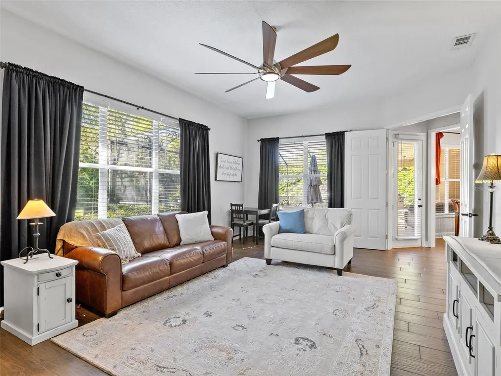 6107 Kingbird Manor Drive Lithia FL 33547