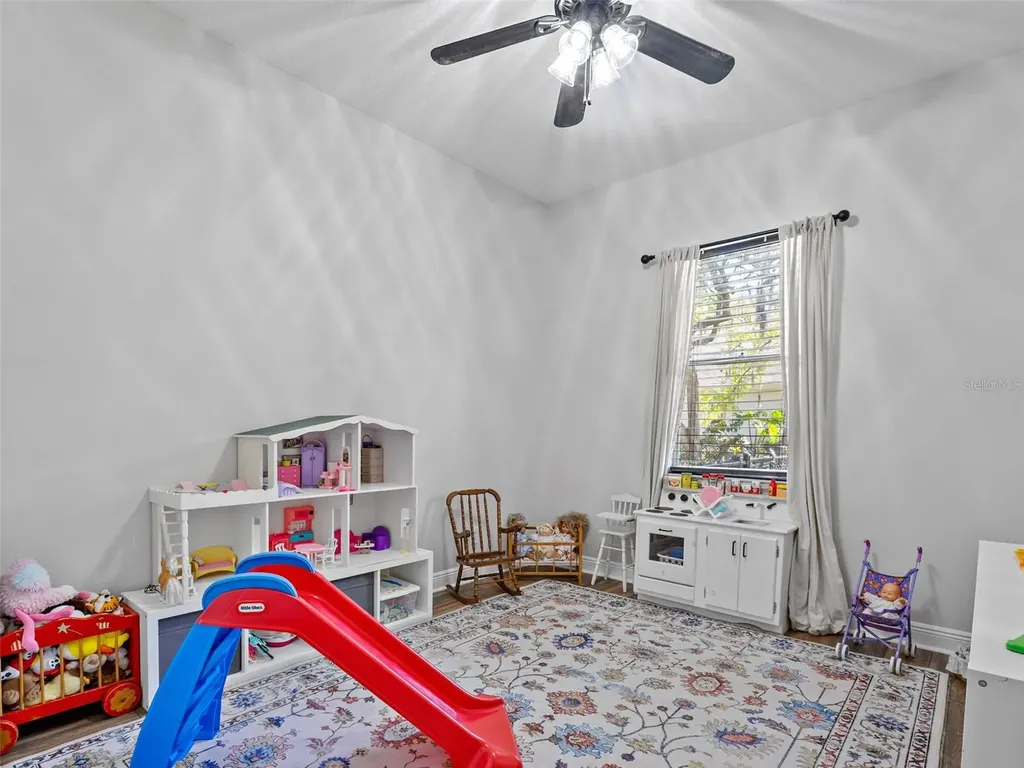 6107 Kingbird Manor Drive Lithia FL 33547