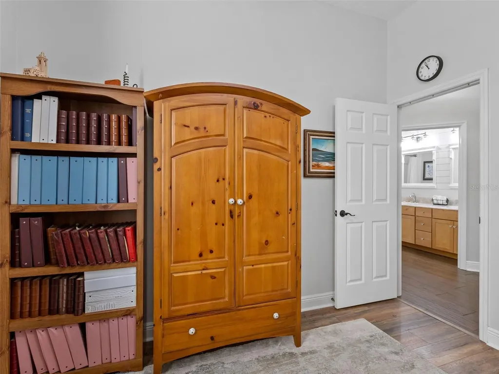 6107 Kingbird Manor Drive Lithia FL 33547