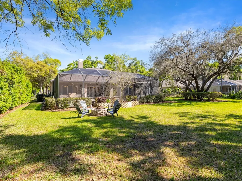 6107 Kingbird Manor Drive Lithia FL 33547