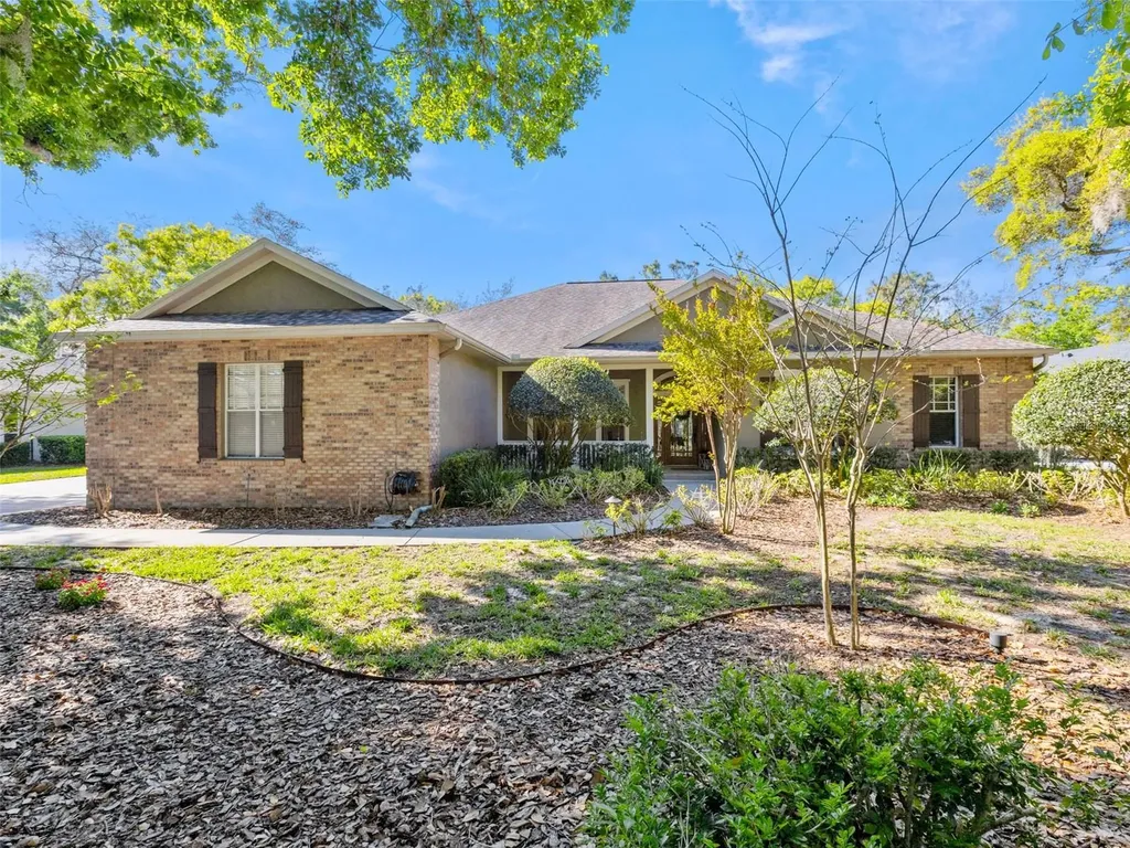 6107 Kingbird Manor Drive Lithia FL 33547