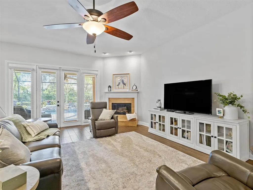 6107 Kingbird Manor Drive Lithia FL 33547