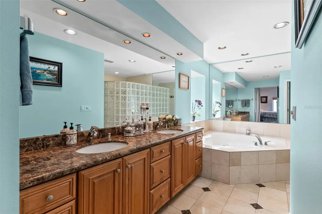 4731 Coconut Palm Circle NE St Petersburg FL 33703