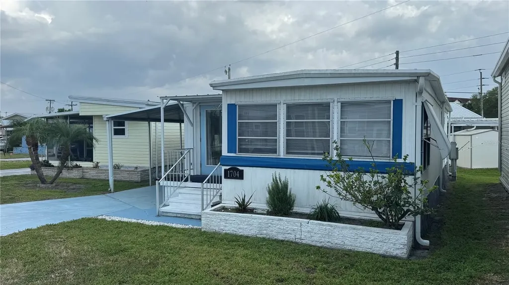 1704 Pennsylvania Avenue Bradenton FL 34207