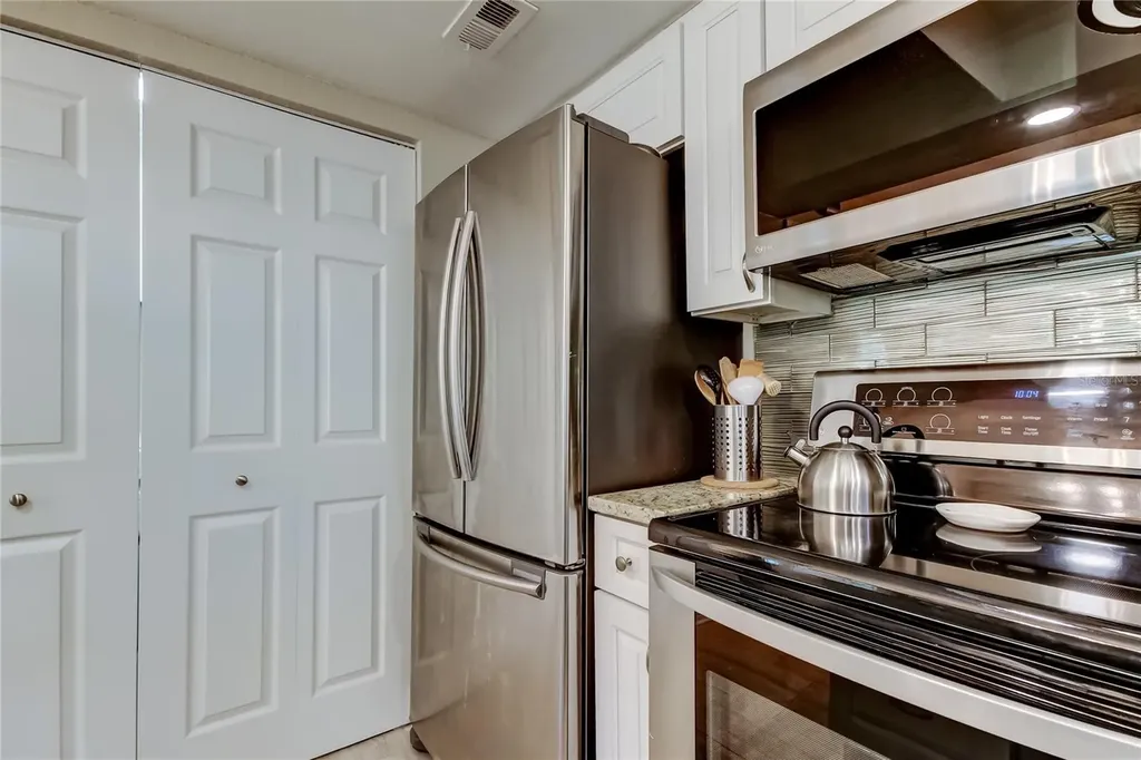 1407 Lennox Road E Palm Harbor FL 34683