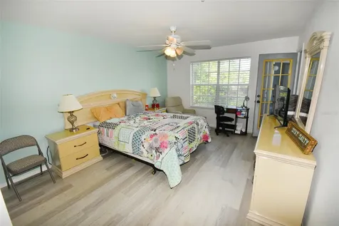850 S Tamiami Trail Sarasota FL 34236