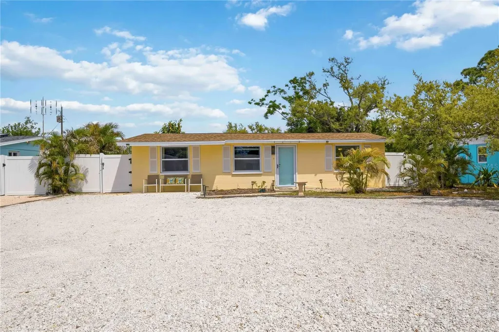 370 E Fray Street Englewood FL 34223