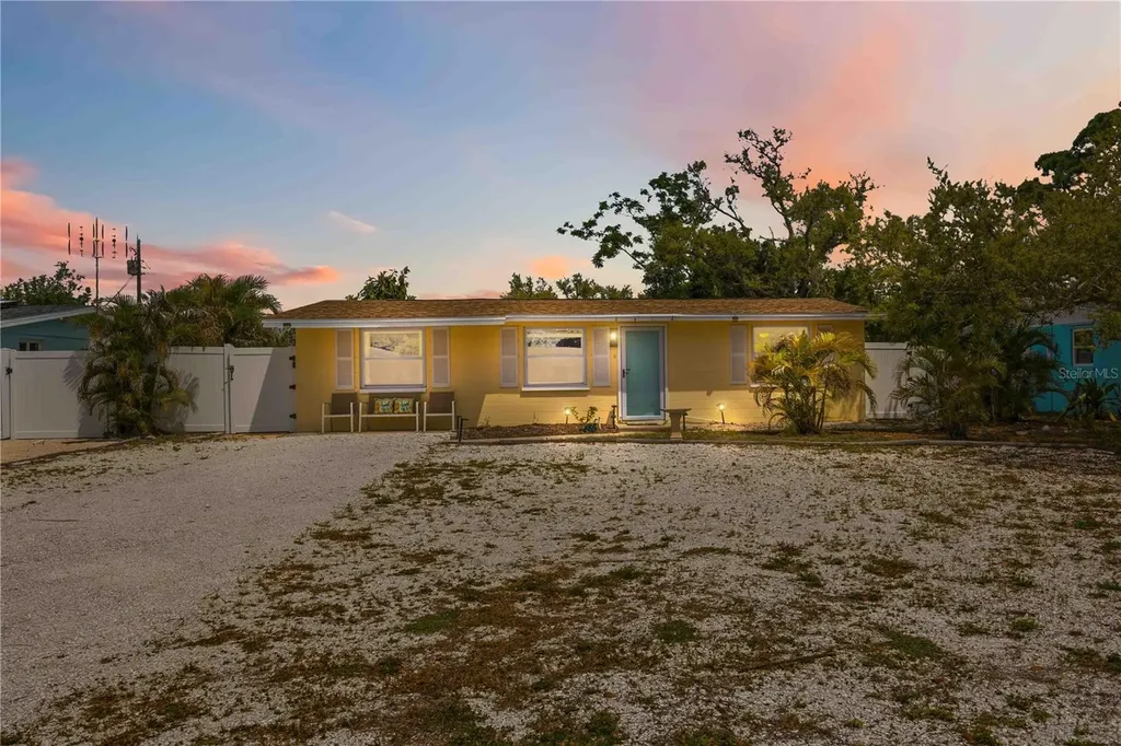 370 E Fray Street Englewood FL 34223
