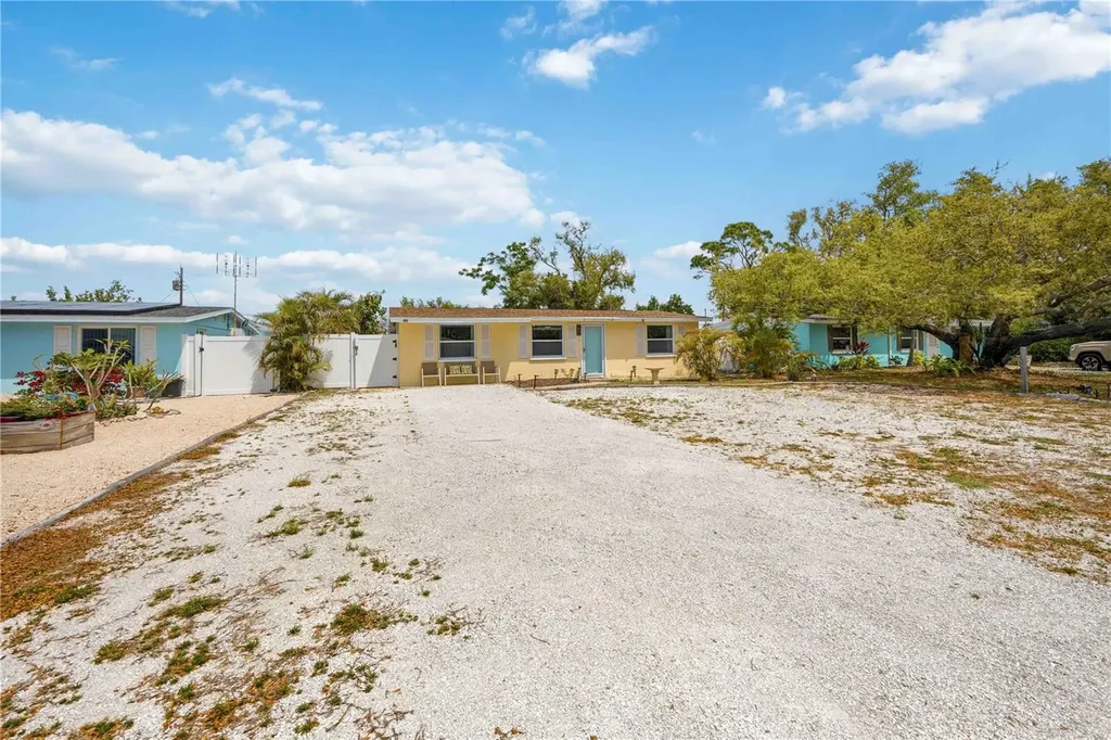 370 E Fray Street Englewood FL 34223