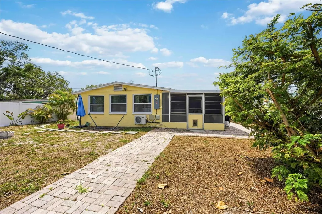 370 E Fray Street Englewood FL 34223