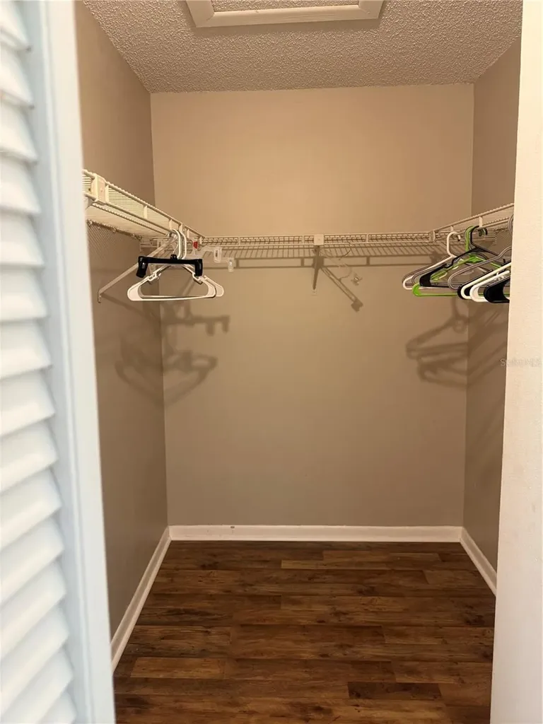 1236 Pine Ridge Circle W Tarpon Springs FL 34688