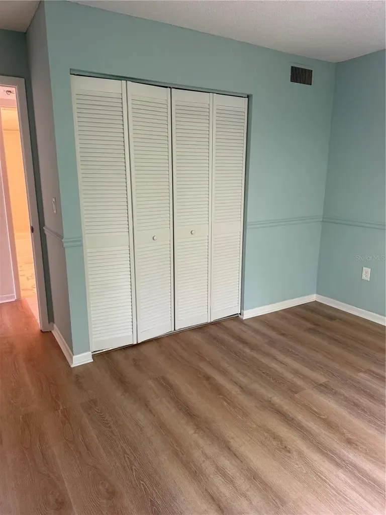 1236 Pine Ridge Circle W Tarpon Springs FL 34688
