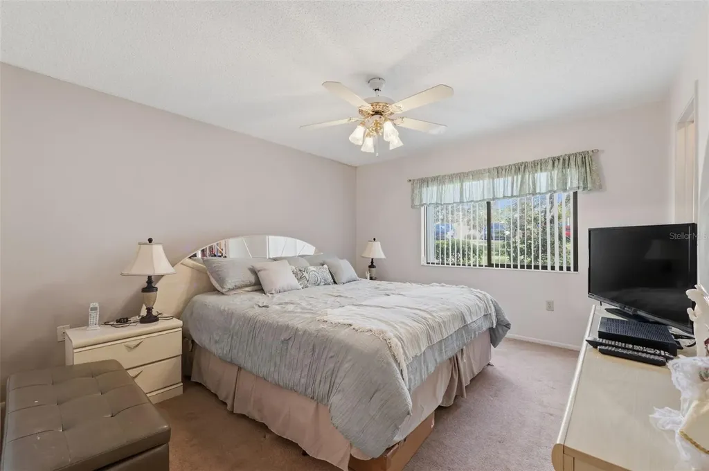 9484 Nakoma Way Weeki Wachee FL 34613