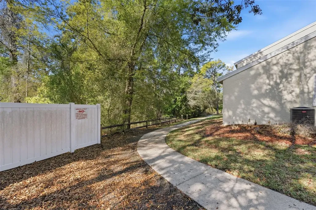 9484 Nakoma Way Weeki Wachee FL 34613