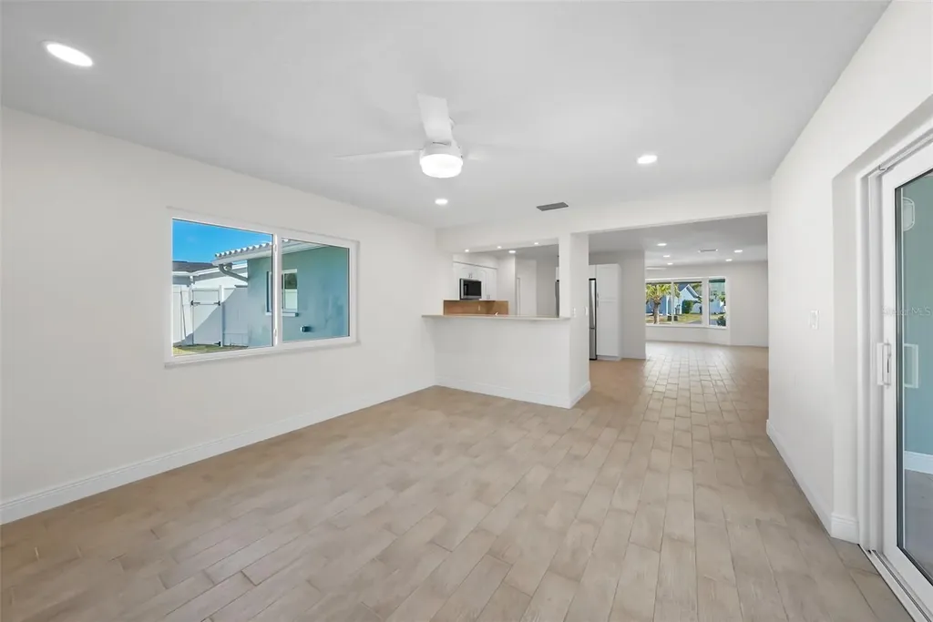 11441 47th Avenue N St Petersburg FL 33708