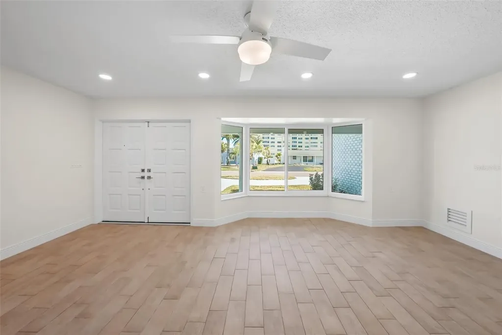 11441 47th Avenue N St Petersburg FL 33708