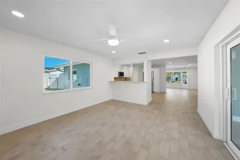11441 47th Avenue N St Petersburg FL 33708