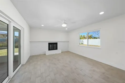 11441 47th Avenue N St Petersburg FL 33708