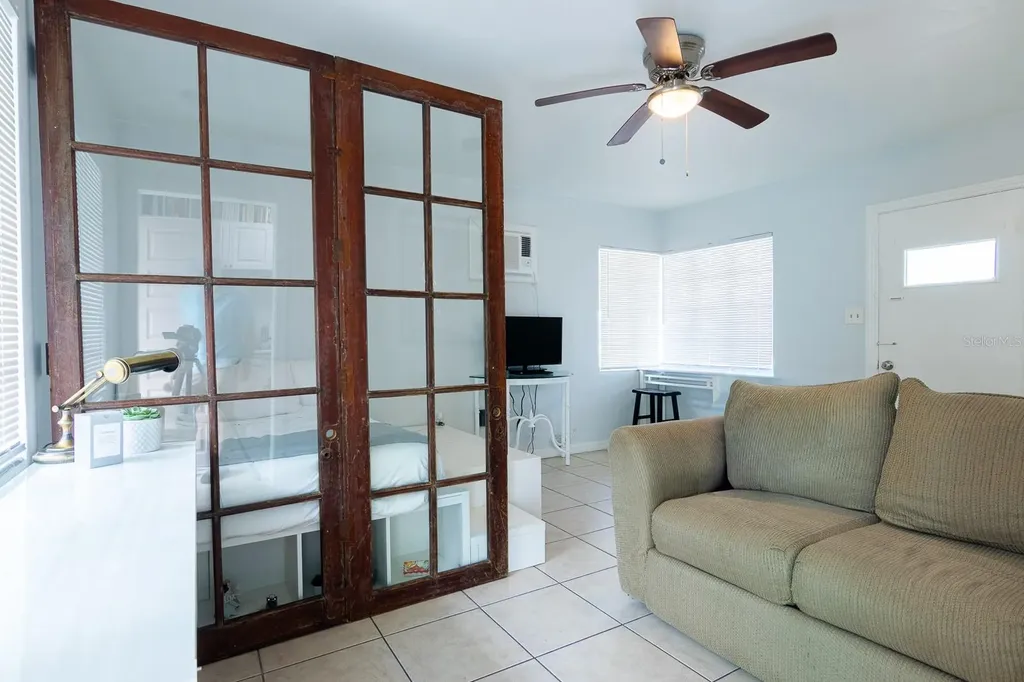 610 N East Avenue Sarasota FL 34237