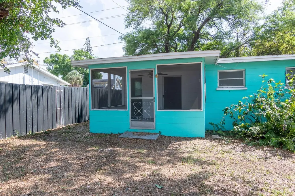 610 N East Avenue Sarasota FL 34237
