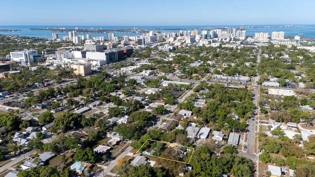 610 N East Avenue Sarasota FL 34237