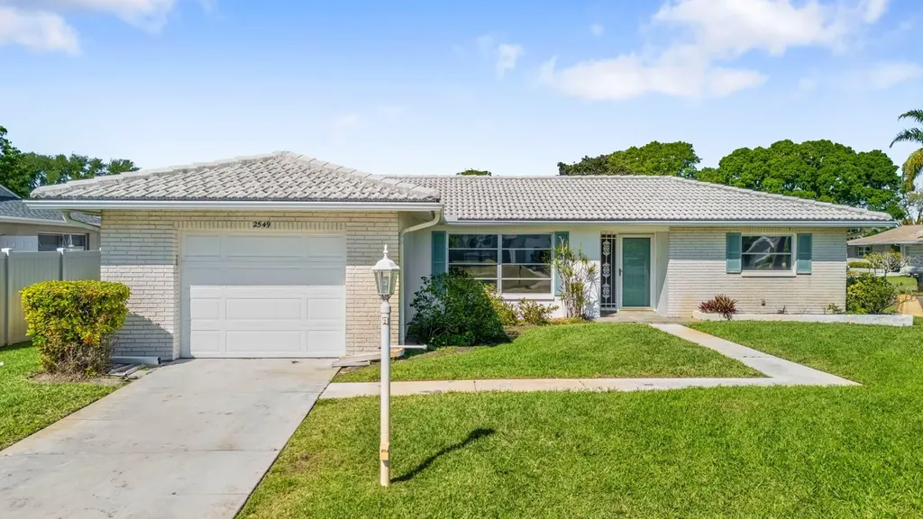 2549 Wynnewood Drive Clearwater FL 33763