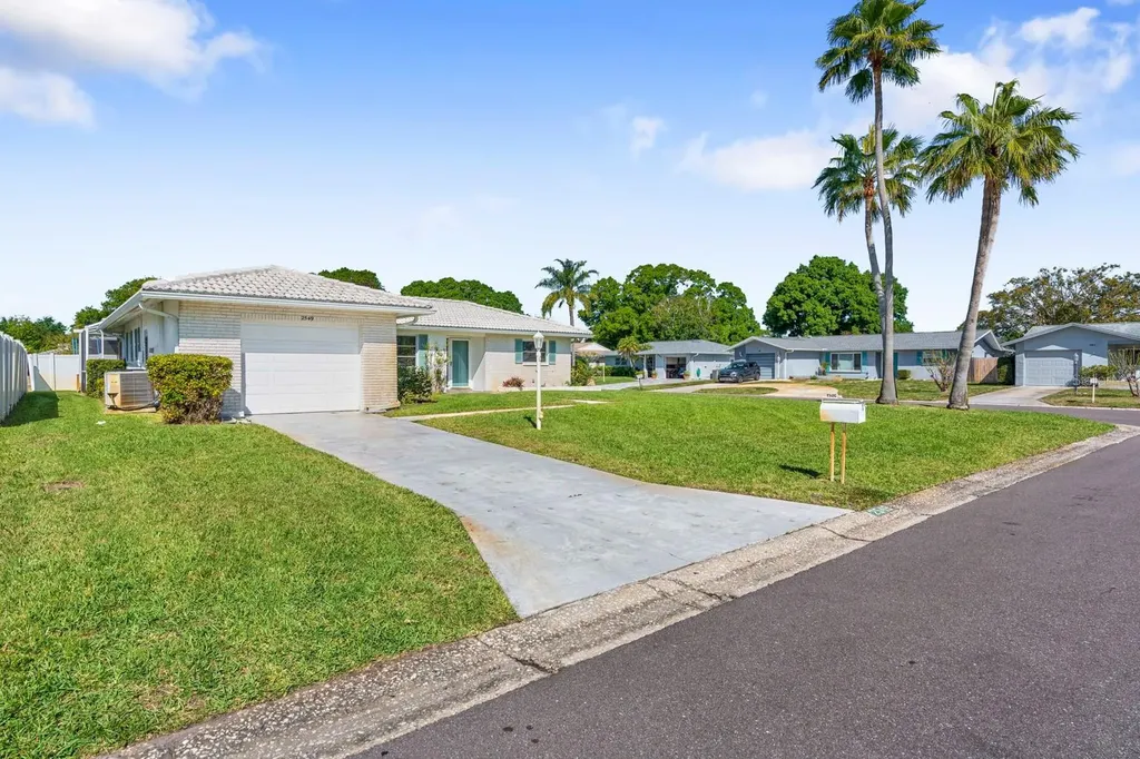 2549 Wynnewood Drive Clearwater FL 33763