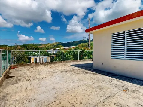 Solar 173 Calle Robles Anasco PR 00610