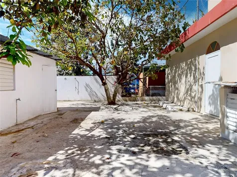 Solar 173 Calle Robles Anasco PR 00610