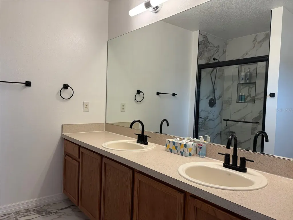 8914 Iron Oak Tampa FL 33647