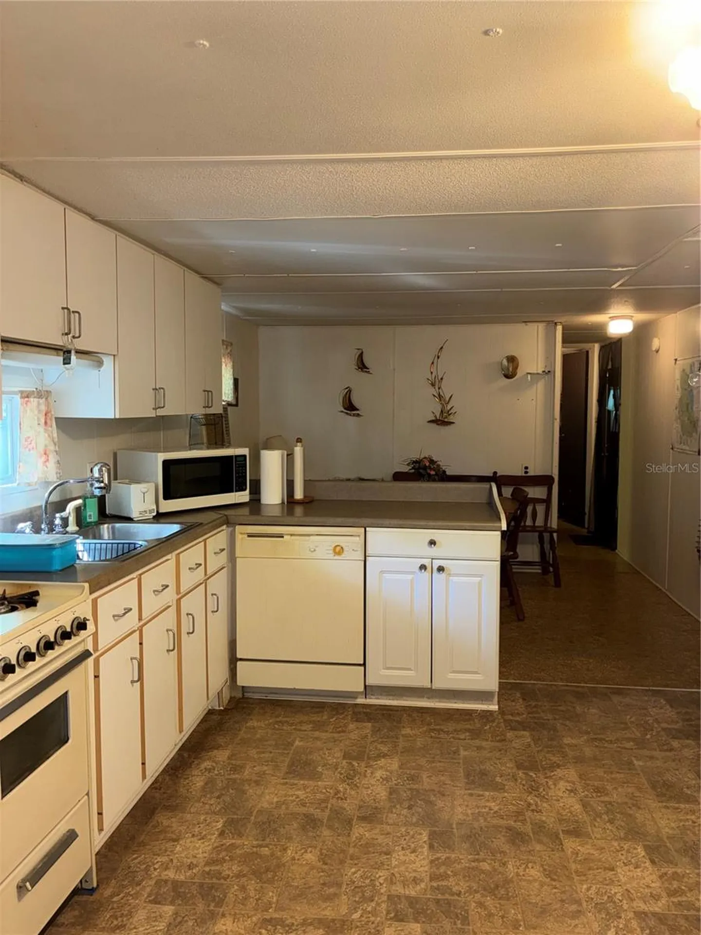 24533 Pink Panther Road Paisley FL 32767
