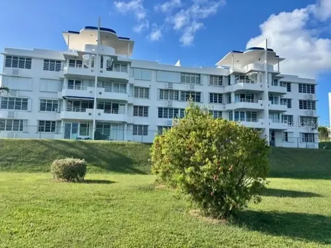 Condo. Costa Esmeralda Calle Colonia Santa Maria Cliff Ceiba PR 00735