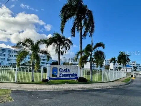 Condo. Costa Esmeralda Calle Colonia Santa Maria Cliff Ceiba PR 00735