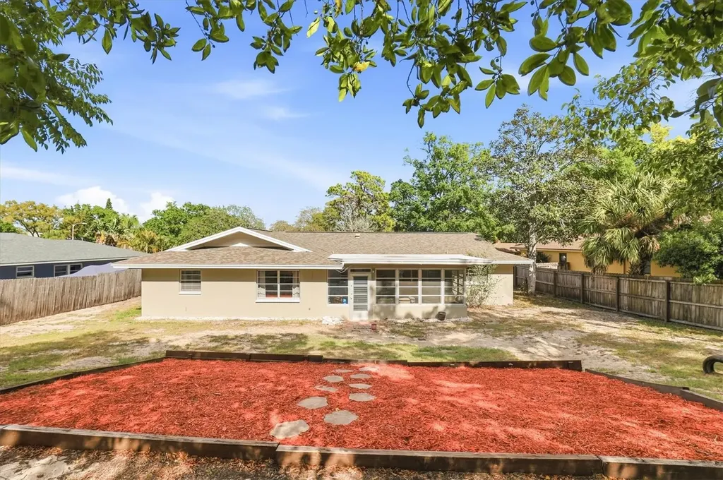 1143 Lancer Lane Tarpon Springs FL 34689