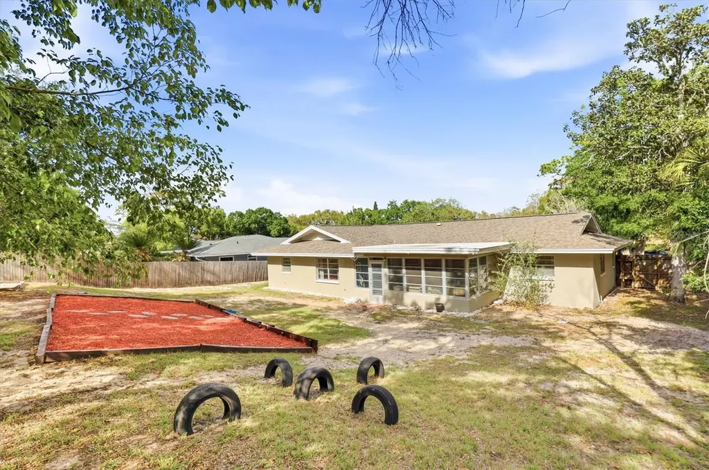 1143 Lancer Lane Tarpon Springs FL 34689
