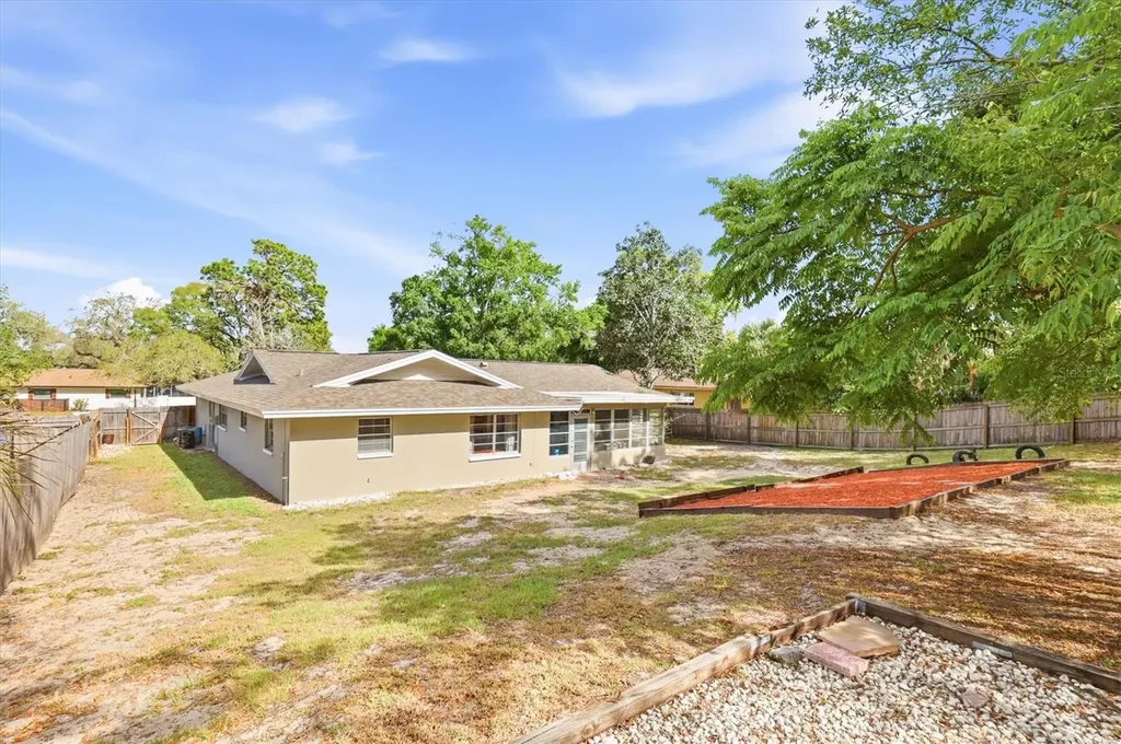 1143 Lancer Lane Tarpon Springs FL 34689
